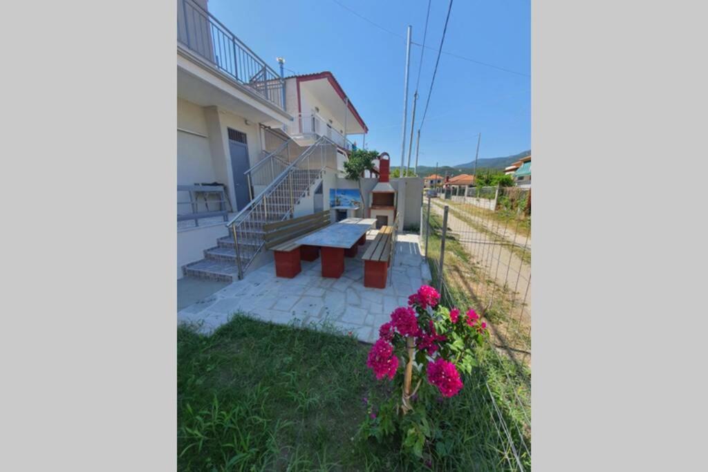 Villa Fer Forze You Have The Feeling Of Your Own Holiday Home Asproválta Eksteriør billede