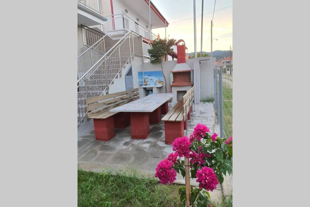 Villa Fer Forze You Have The Feeling Of Your Own Holiday Home Asproválta Eksteriør billede
